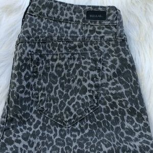 Bleulab $15 when you bundle 2 or more pair of jean